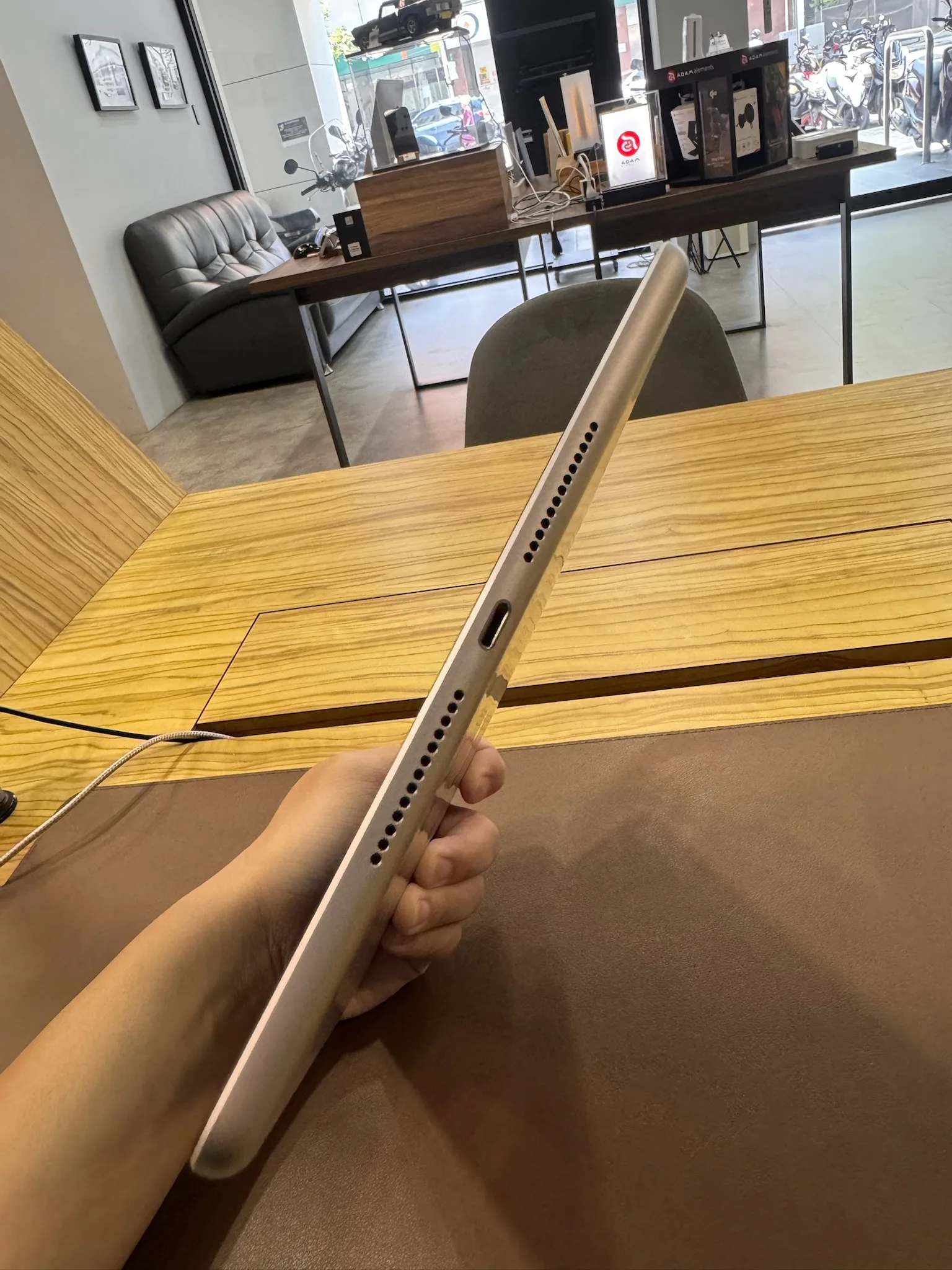 iPad 9 LTE 銀 / 白 256G