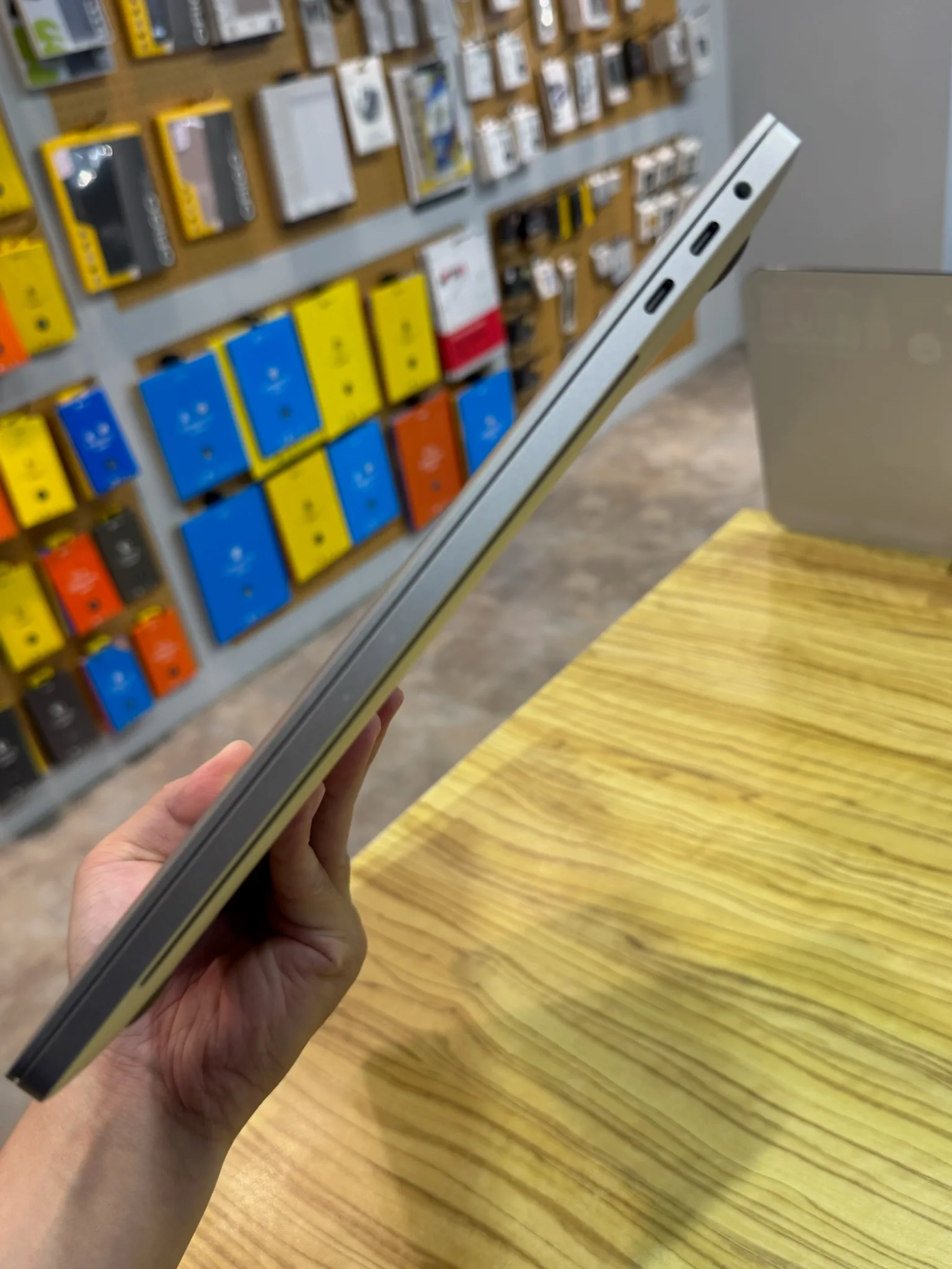 MacBook Pro 銀 / 白 256G
